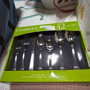CAMBRIDGE 42 PIECE STAINLESS STEEL FLATWARE SET